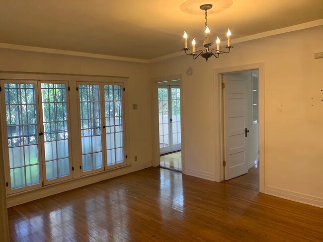 Building Photo - 3234 Descanso Dr