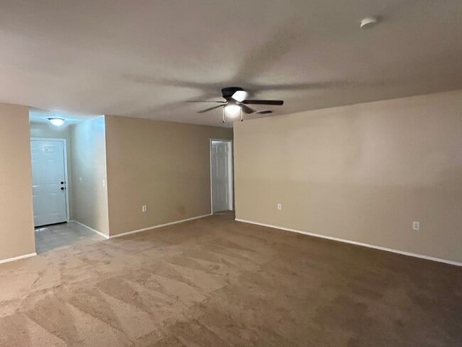 Building Photo - 103 Meadow Way