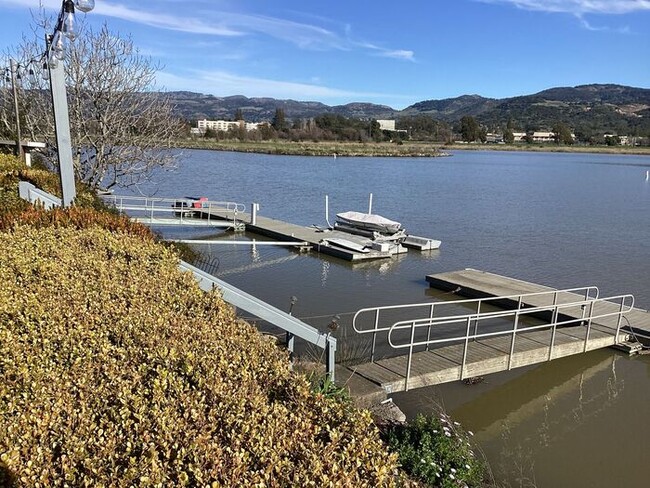 Building Photo - Napa Yacht Club Riverfront home in gated c...