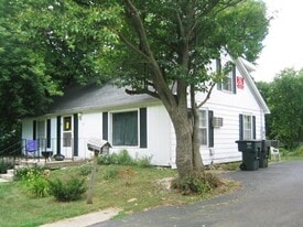 Building Photo - 158 S Prince St