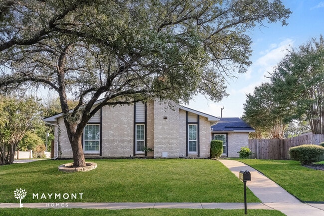 Building Photo - 737 Bluebonnet Dr
