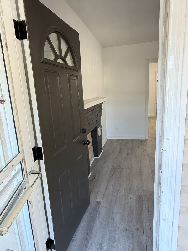 Building Photo - 4033 Porter Ave