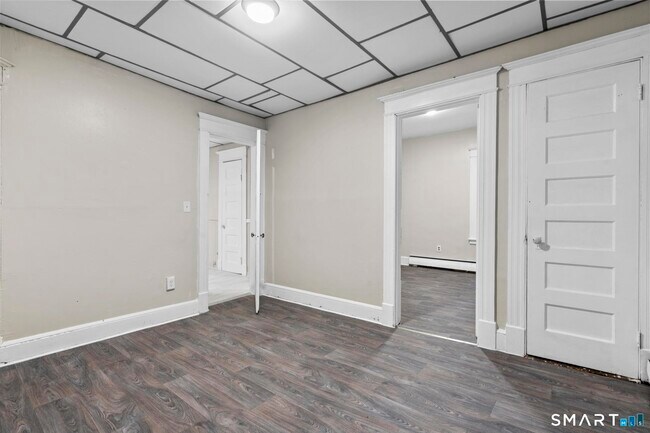 Building Photo - 37 Plaza Ave