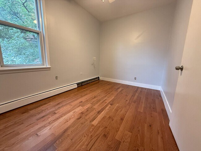 Building Photo - 321 Avenue C
