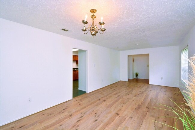 Building Photo - 3315 Honey Creek Dr
