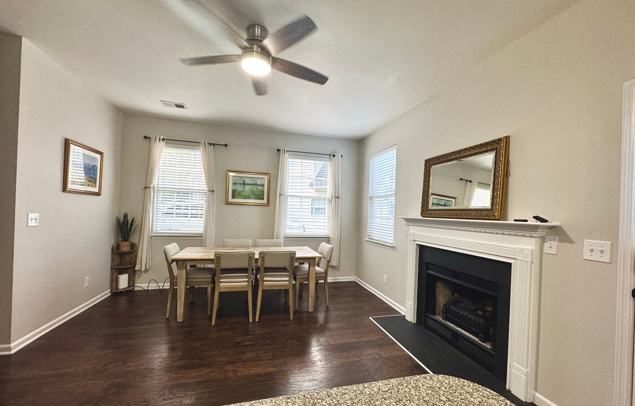 Building Photo - 1418 Whispering Oaks Trl