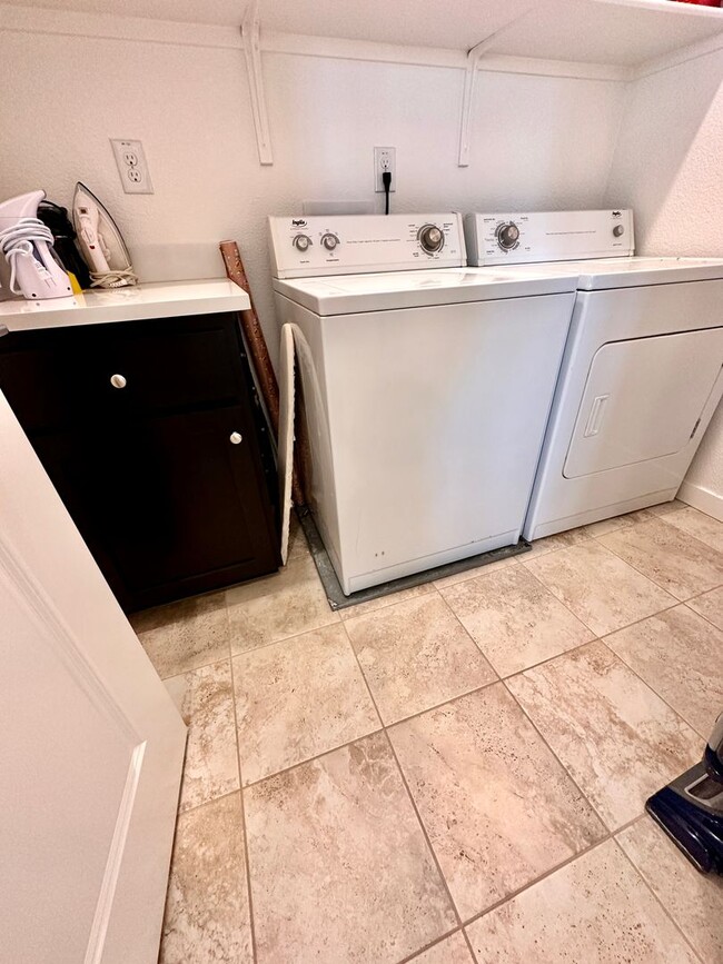 Building Photo - North Natomas Home