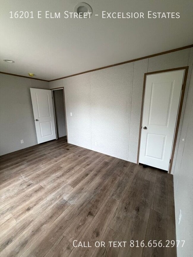 Building Photo - 16201 Elm St