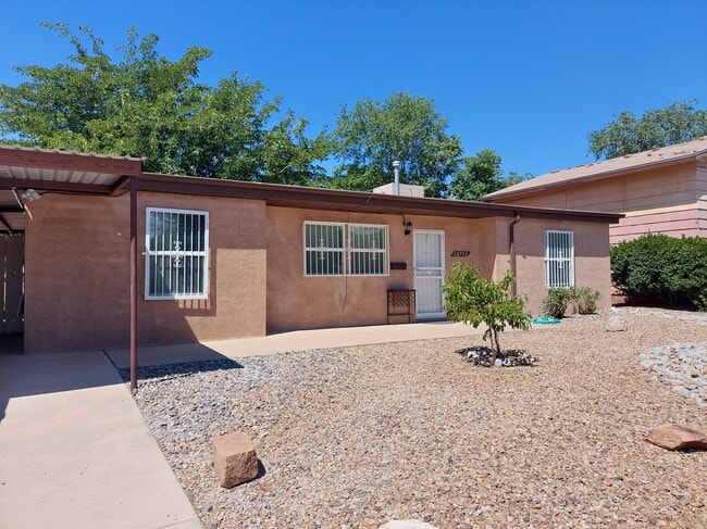 Building Photo - 10713 Fairbanks Rd NE