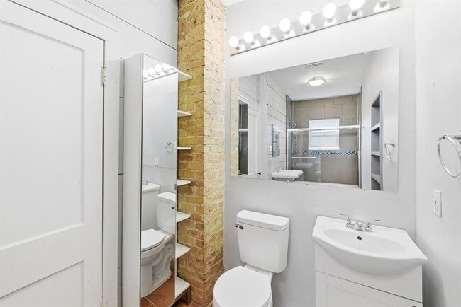 Building Photo - 2505 Willow St