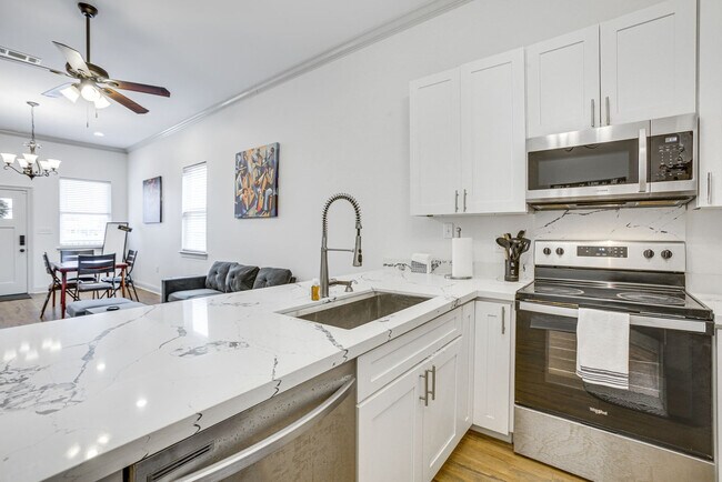 Building Photo - 3200 Burdette St