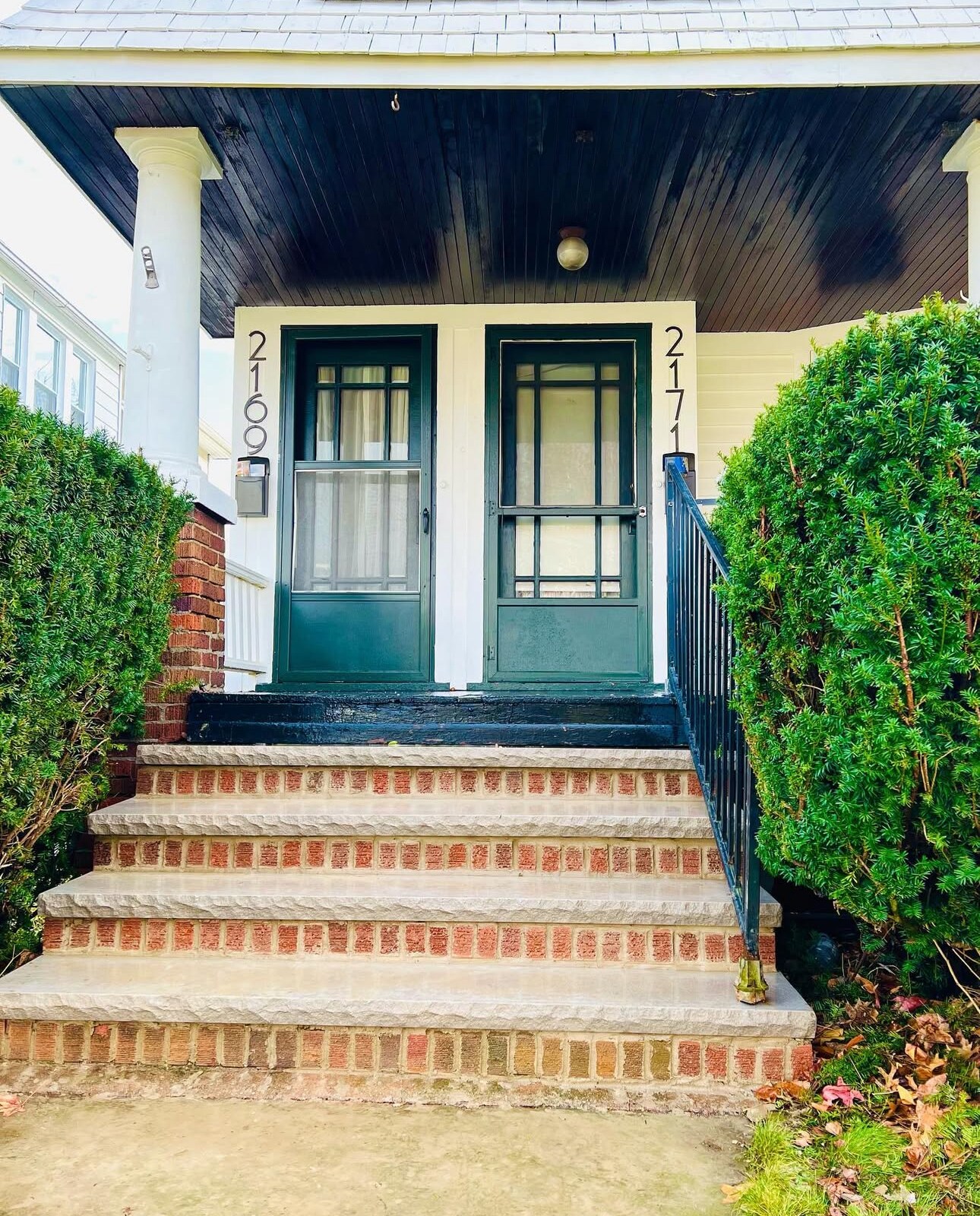 Building Photo - 2171 Carabel Ave