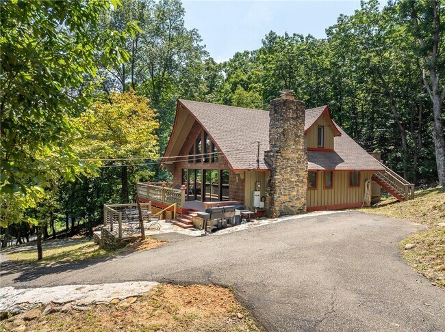 Building Photo - 771 Little Hendricks Mountain Rd