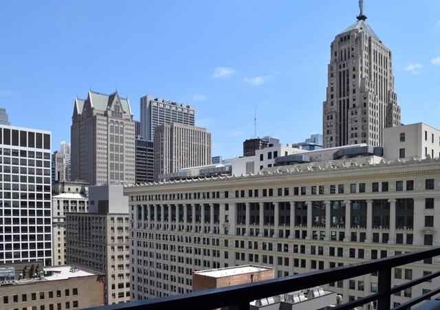 Building Photo - 235 W Van Buren St