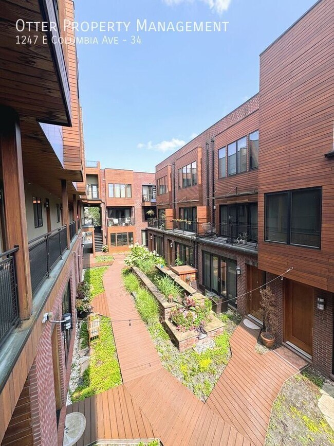 Building Photo - 1247 E Columbia Ave