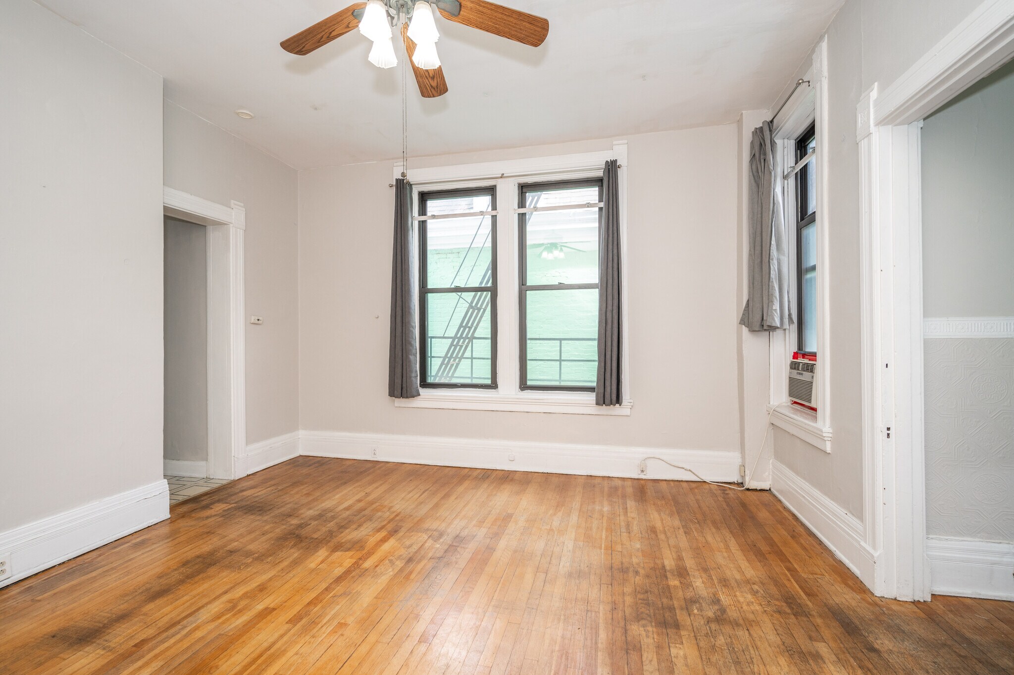 Building Photo - 120 Lyon St