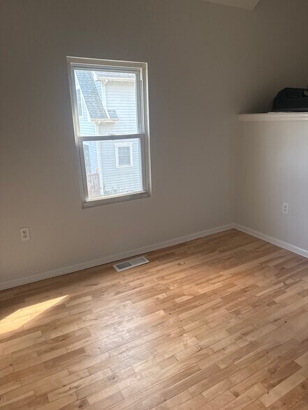 Building Photo - 21 Avenue A