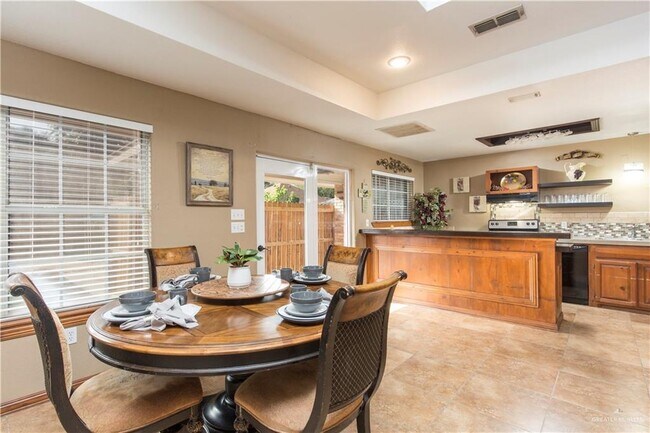 Building Photo - 21 Verdin Ave