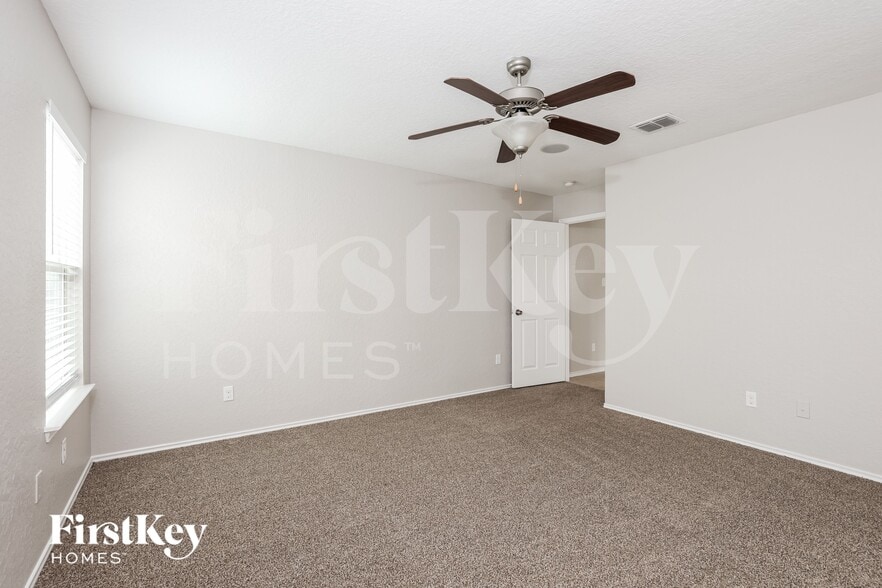 Building Photo - 3003 Candleside Dr