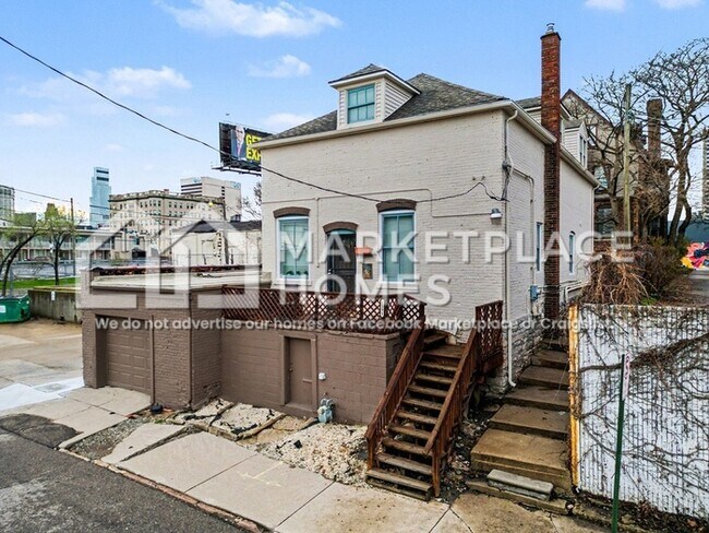 Building Photo - 1391 Woodbridge St