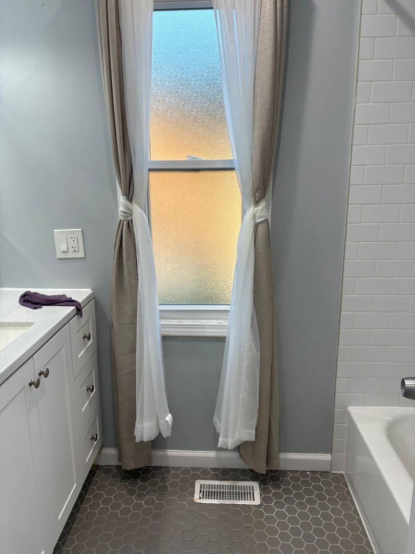 Building Photo - 9219 S Greenwood Ave