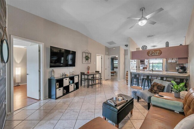 Building Photo - 6421 Drexel Dr
