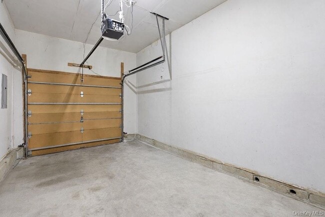 Building Photo - 305 Glenwood Dr