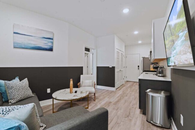 Building Photo - 1214 N American St