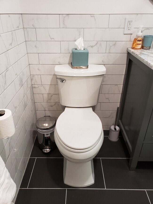 Building Photo - 15 E 117th St