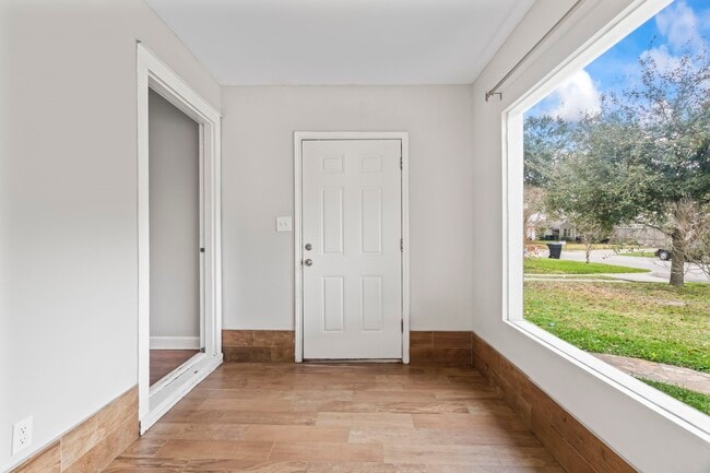 Building Photo - 7511 Magnolia St