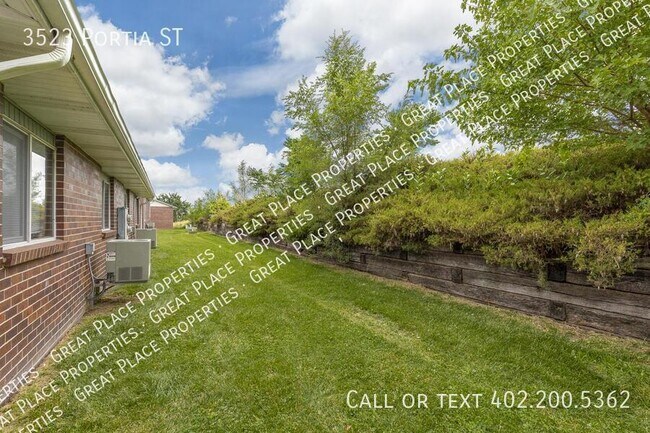 Building Photo - 3523 Portia St