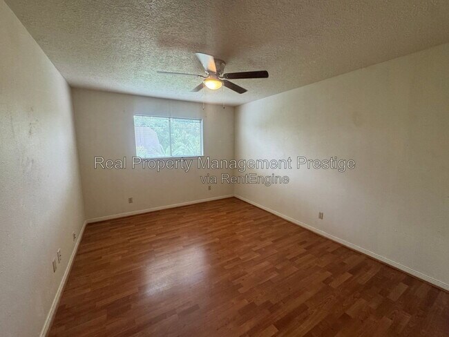 Building Photo - 4422 Egret Dr