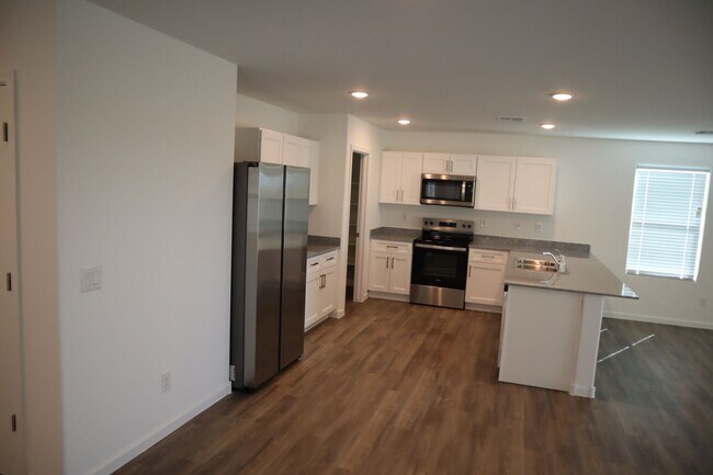 Building Photo - ~Pristine 2024 Luxury Home with Majestic Mountain Views~