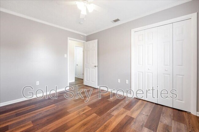 Building Photo - 210 Pine Grove Dr