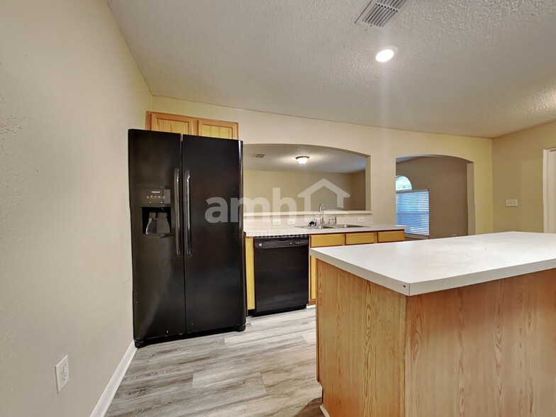 Building Photo - 2126 Wiley Oaks Ln