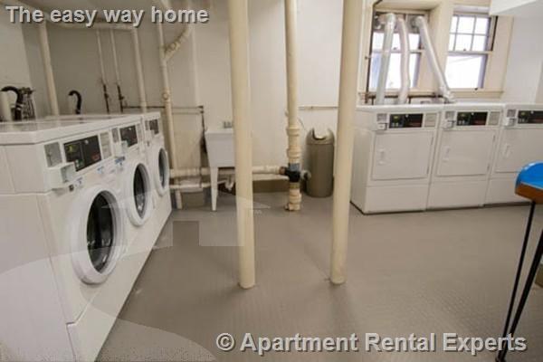 Building Photo - 71 Martin St