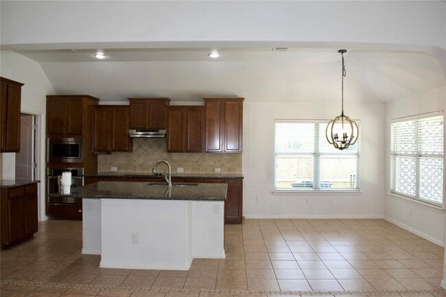Building Photo - 1001 Emory Fields Cove