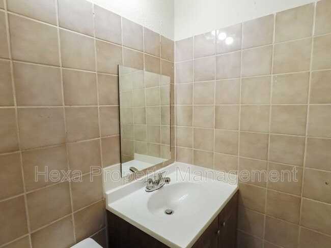 Building Photo - 6545 Brittmoore Rd