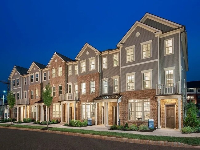 Building Photo - 15 Robeson St