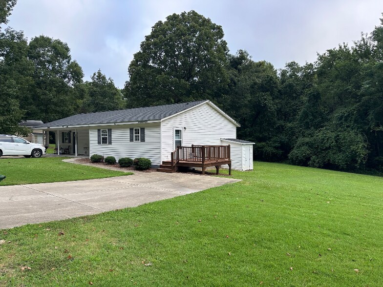 Primary Photo - 109 Rollins Acres Ln