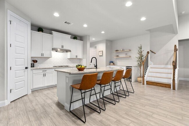 Building Photo - 6720 Verona Pl