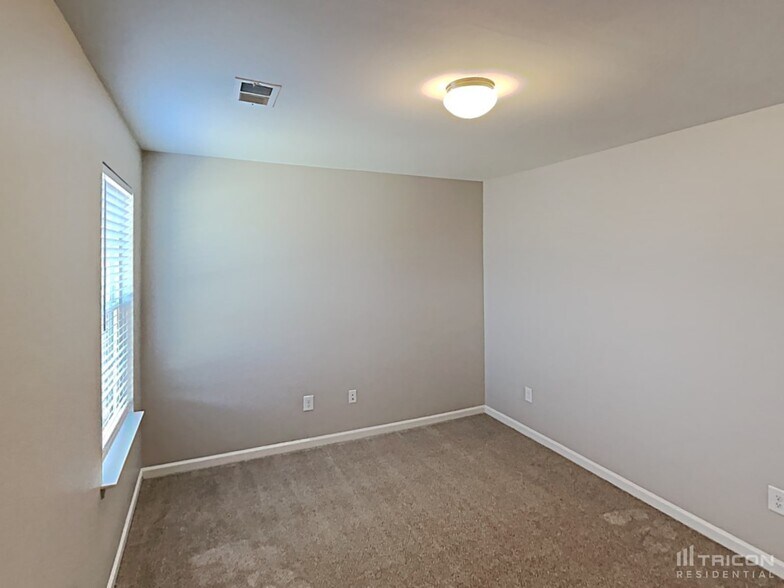 Building Photo - 1538 Kilstrom St