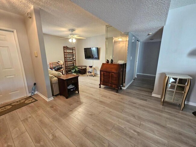 Building Photo - 10663 Ocean Palm Way