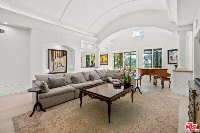 Building Photo - 23318 Park Colombo