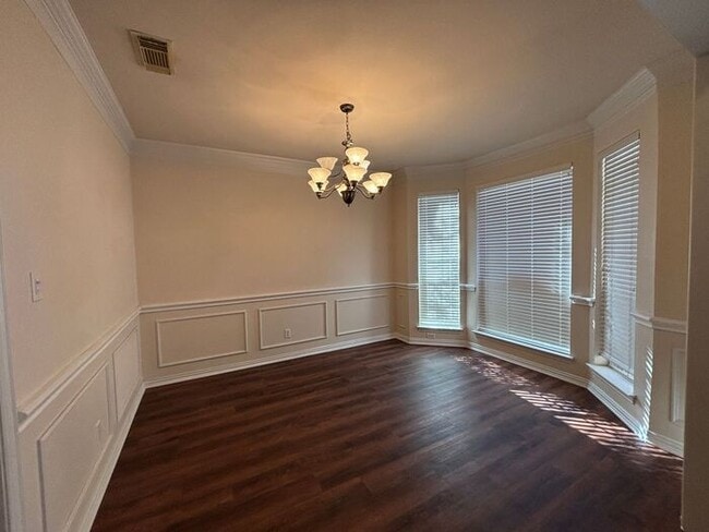 Building Photo - Beautiful 4BR 3.5BA Home w/ 3 Car Garage • Patio & Yard • 3 living areas in Grapevine