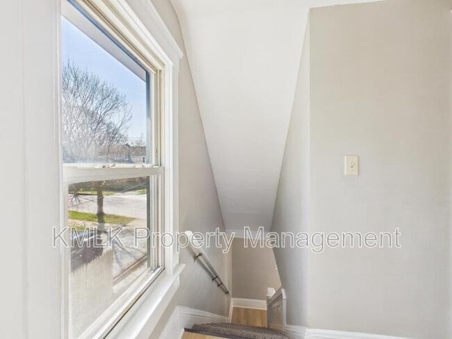 Building Photo - 773 Montana Ave