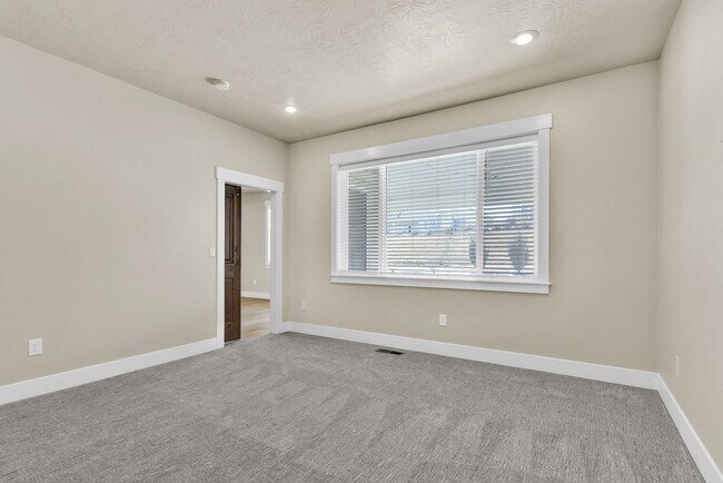 Building Photo - Coming Soon! Newer Custom built home with ...