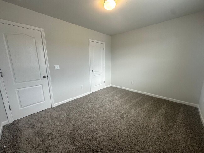 Building Photo - 191 Hornet Dr