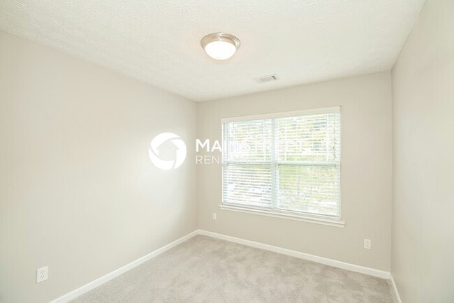 Building Photo - 3 Bedroom Pet-Friendly Home in Atlanta, GA with Main Street Renewal