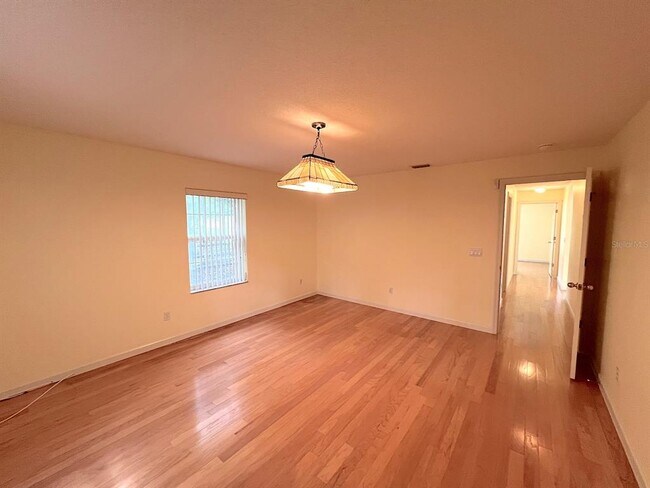 Building Photo - 87 Rose Dr